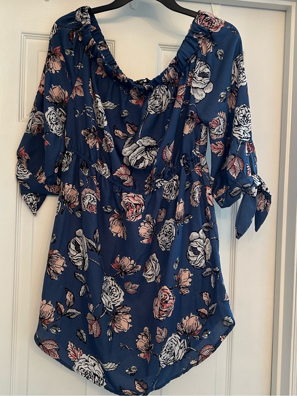 A Hint of Blush Floral Off-Shoulder Blouse Blue with Pink & White Roses Size M
